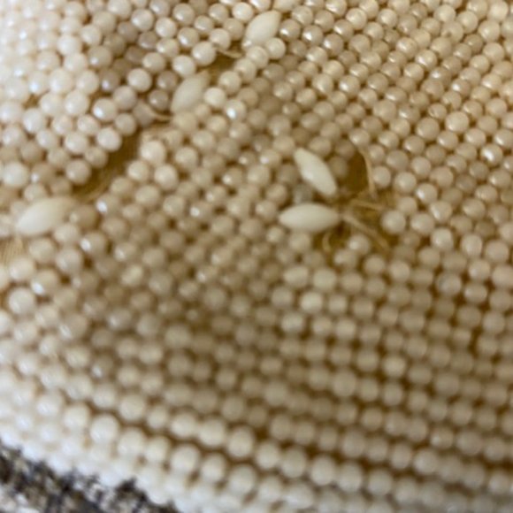 Vintage * Small BEADED Coin PURSE * circa '30s * strap to slide hand in back - Picture 3 of 6